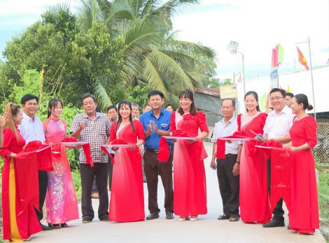 Tuổi trẻ tham gia đảm bảo an toàn giao thông