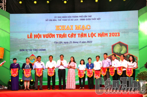 Rộn ràng lễ hội vườn trái cây Tân Lộc năm 2023