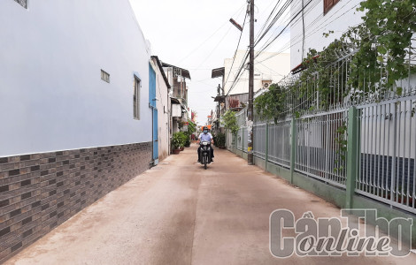 Tận tụy phục vụ nhân dân