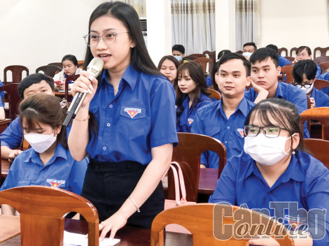 Thanh niên tham gia góp ý xây dựng Đảng, chính quyền