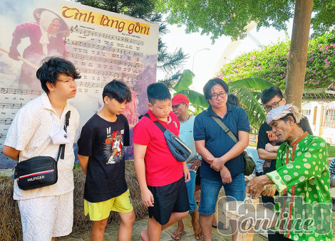 Làng gốm Chăm Bình Ðức