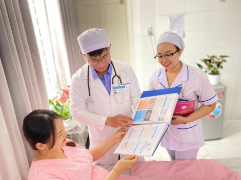 Phát triển đảng viên trong ngành Y Cần ThơBài cuối:  “Trái tim hồng” trong blouse trắng 