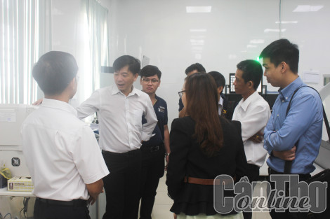 Hỗ trợ xét nghiệm cho gần 20 bệnh viện và phòng khám ở miền Tây
