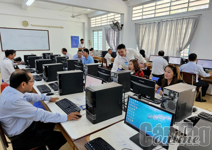 Khai mạc cuộc thi đánh giá năng lực ứng dụng công nghệ thông tin, chuyển đổi số