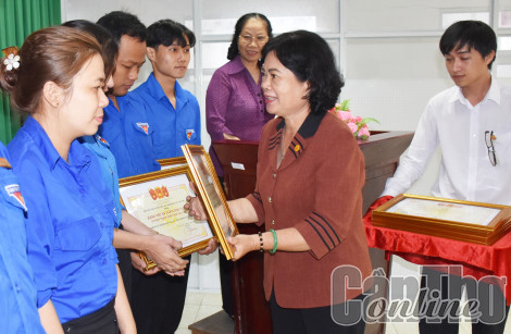 Phối hợp chăm sóc nạn nhân chất độc da cam