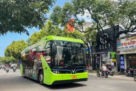Check-in xuyên đảo ngọc trên hành trình xe xanh miễn phí ngày đêm