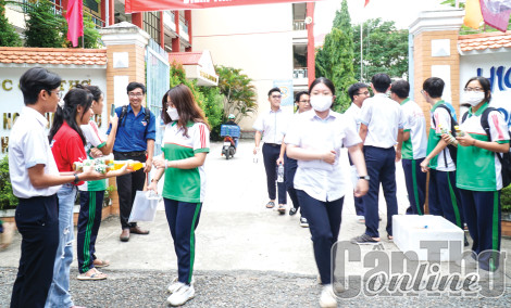 Ngày thi đầu tiên Kỳ thi tốt nghiệp THPT 2023 diễn ra an toàn, nghiêm túc
