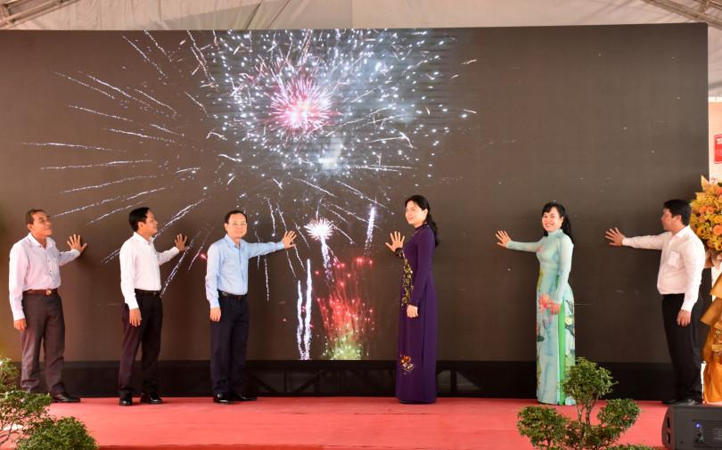 Biểu dương, khen thưởng cán bộ, hội viên phụ nữ có sáng tạo khởi nghiệp và phụ nữ tiêu biểu