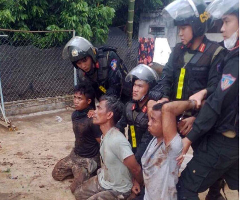 Bài 1: Thêu dệt, bóp méo sự thật