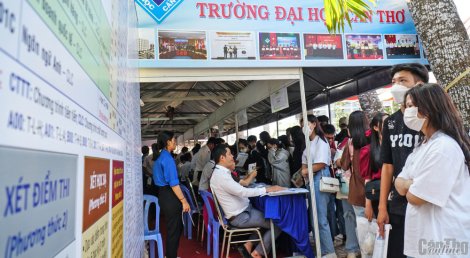 Thí sinh bắt đầu thực hành đăng ký nguyện vọng xét tuyển trên hệ thống