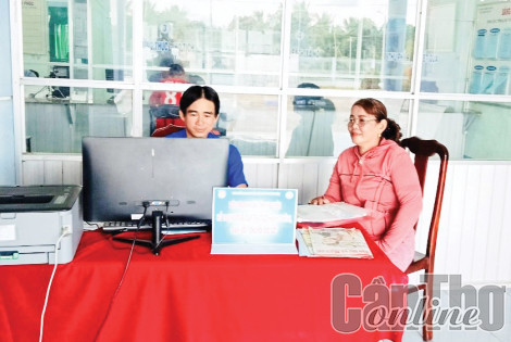 Tình nguyện hỗ trợ dịch vụ công trực tuyến
