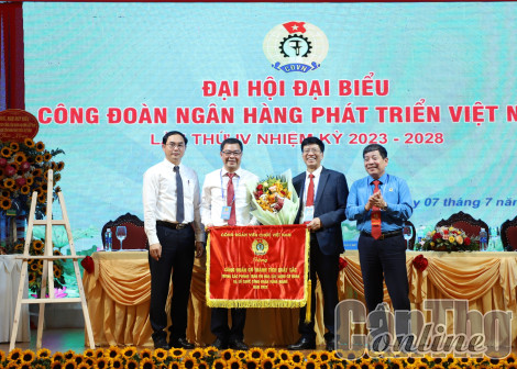 Quan tâm tổ chức các phong trào thi đua, xây dựng tổ chức Công đoàn vững mạnh