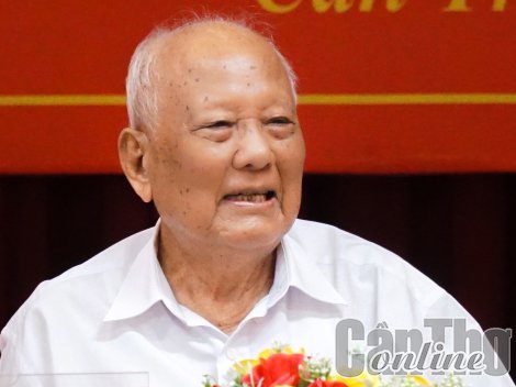 Vô cùng tiếc thương người đồng chí trung kiên, người lãnh đạo, người anh nghĩa tình, hết lòng vì quê hương đất nước
