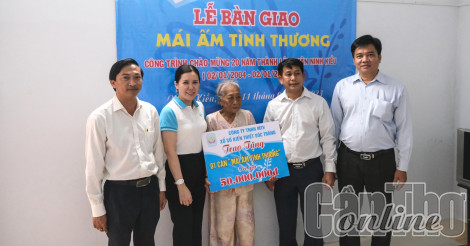 Bàn giao Mái ấm tình thương