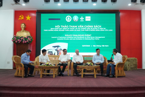 Quản lý rơm rạ theo hướng nông nghiệp tuần hoàn và phát thải thấp