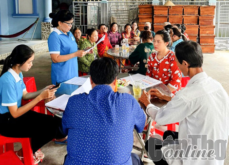 Phát huy vai trò phụ nữ trong bảo vệ nền tảng tư tưởng của Ðảng