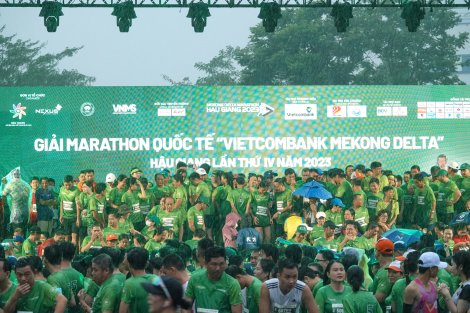 Những hình ảnh ấn tượng tại Giải Marathon quốc tế "Vietcombank Mekong Delta" Hậu Giang