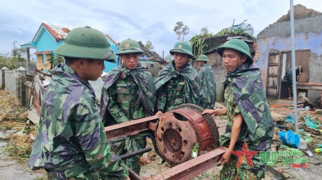 Bóc mẽ chiêu thức bôi đen hình ảnh Bộ đội Cụ Hồ nhằm mưu đồ “phi đảng hóa” Quân đội