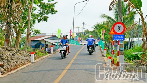 Đẩy mạnh phong trào thi đua lập thành tích chào mừng kỷ niệm 20 năm TP Cần Thơ trực thuộc Trung ương