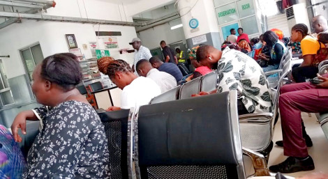 Hàng loạt bác sĩ Nigeria bỏ việc ra nước ngoài