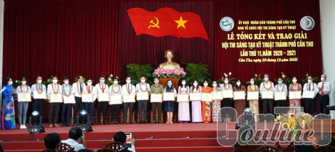 Trí thức, nhà khoa học tiêu biểu TP Cần Thơ được khen thưởng 4,5 lần mức lương cơ sở