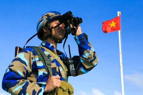 Tình biển và người lính
