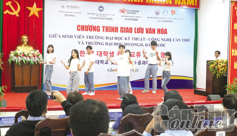 Tạo lập môi trường giúp sinh viên hội nhập