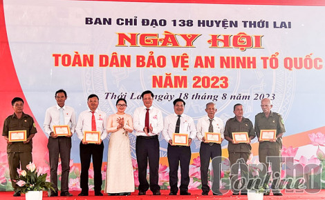 Nhiều tập thể, cá nhân được biểu dương, khen thưởng trong Phong trào Toàn dân bảo vệ an ninh Tổ quốc