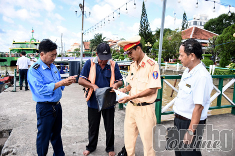 Ra quân kiểm tra bảo đảm trật tự an toàn giao thông đường thủy nội địa, hàng hải