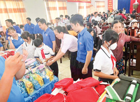Tích cực chăm lo an sinh xã hội