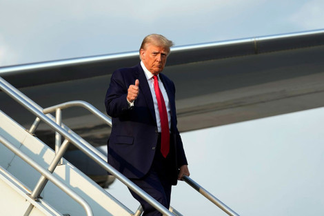 Ông Trump được tại ngoại ngay sau khi trình diện tại nhà tù ở Atlanta