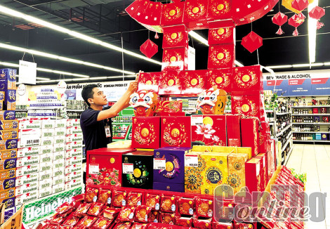 Chọn bánh cho mùa Tết đoàn viên
