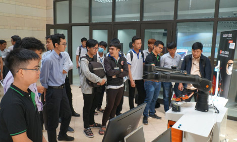 Hội thảo “Giải pháp tự động hóa, số hóa nhà máy và công nghệ Robot”