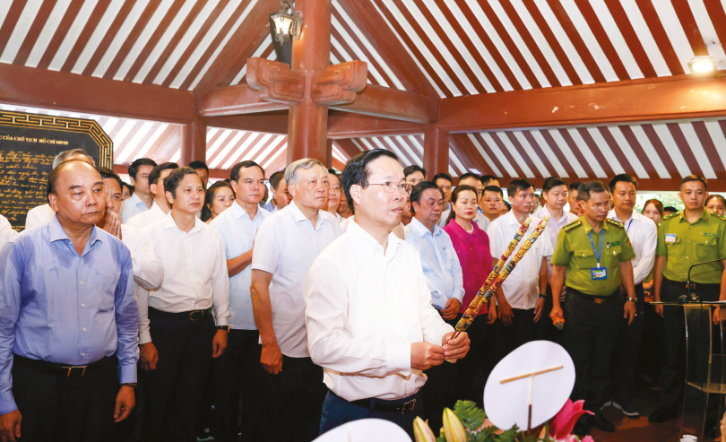 Chủ tịch nước dâng hương tưởng niệm 54 năm Ngày mất của Chủ tịch Hồ Chí Minh
