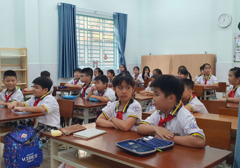 Học sinh TP Cần Thơ tựu trường năm học mới