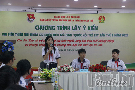 Thiếu nhi “sắm vai” đại biểu Quốc hội tiếp xúc cử tri