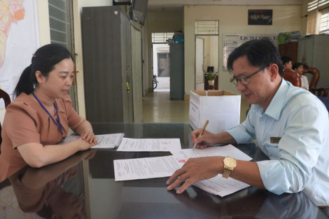 Kiểm tra đột xuất việc thực thi công vụ, chấp hành kỷ luật, kỷ cương hành chính tại quận Bình Thủy