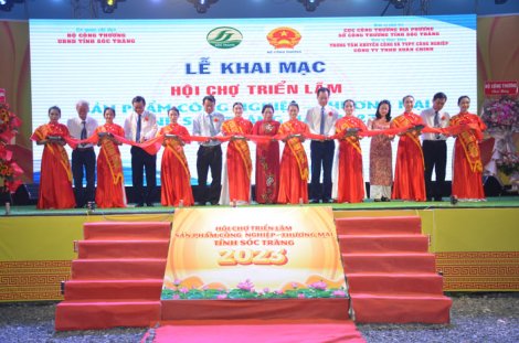 Sóc Trăng: Khai mạc hội chợ triển lãm sản phẩm công nghiệp, thương mại