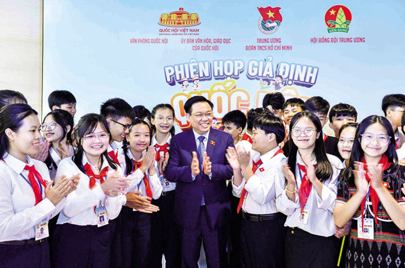 Chủ tịch Quốc hội Vương Ðình Huệ dự Phiên họp giả định “Quốc hội trẻ em” lần thứ nhất