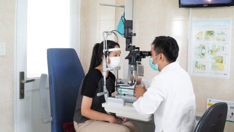 Đầu năm học, ngừa các bệnh về mắt cho học sinh