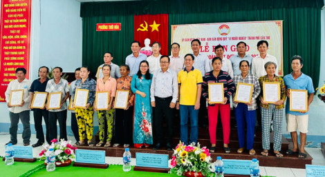 Giúp người nghèo an cư