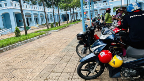Đảm bảo an toàn giao thông trước cổng trường