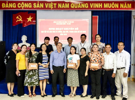 Đổi mới sinh hoạt chuyên đề Học tập và làm theo tư tưởng, đạo đức, phong cách Hồ Chí Minh