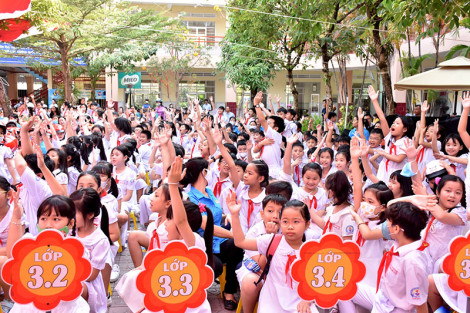 Bảo đảm trật tự an toàn giao thông “Tháng cao điểm an toàn giao thông cho học sinh, sinh viên đến trường”