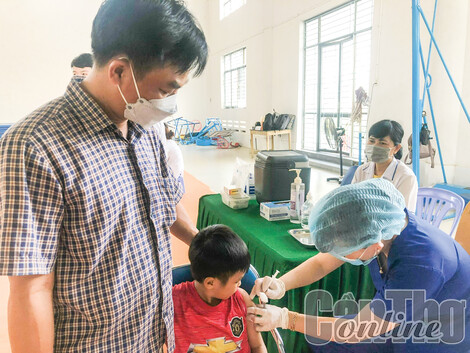 Rà soát, tiêm bổ sung vaccine cho trẻ mầm non và lớp 1
