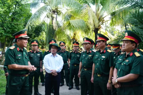 Tư lệnh Quân khu 9 kiểm tra căn cứ chiến đấu giả định phục vụ diễn tập