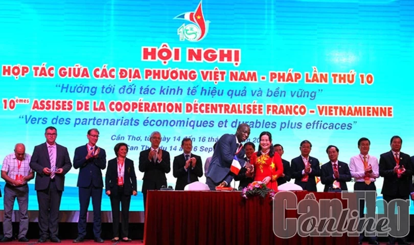 Thúc đẩy quan hệ hợp tác hữu nghị, mở rộng giao thương với Pháp