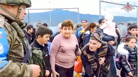 Người sắc tộc Armenia ồ ạt rời Nagorno - Karabakh
