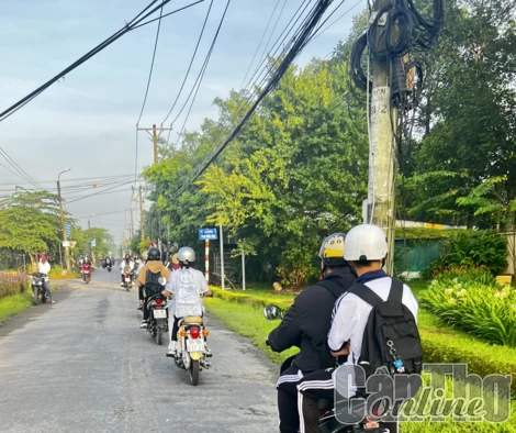 Giáo dục học sinh chấp hành quy định về an toàn giao thông