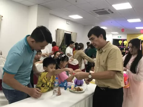 Tết trung thu của con em cán bộ y tế